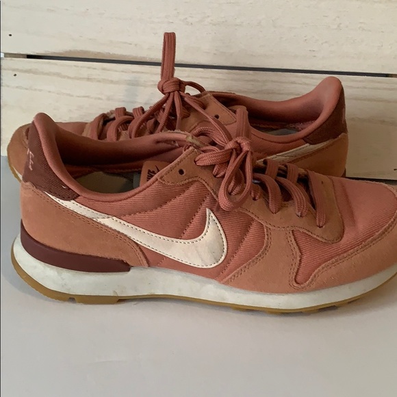 Nike Women's Internationalist 'Terra Blush' Sz 8.5 - Picture 5 of 5